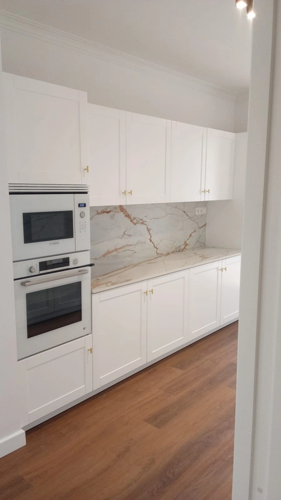 Cozinha projetada e remodelada por Mudei a Casa remodelação de casas